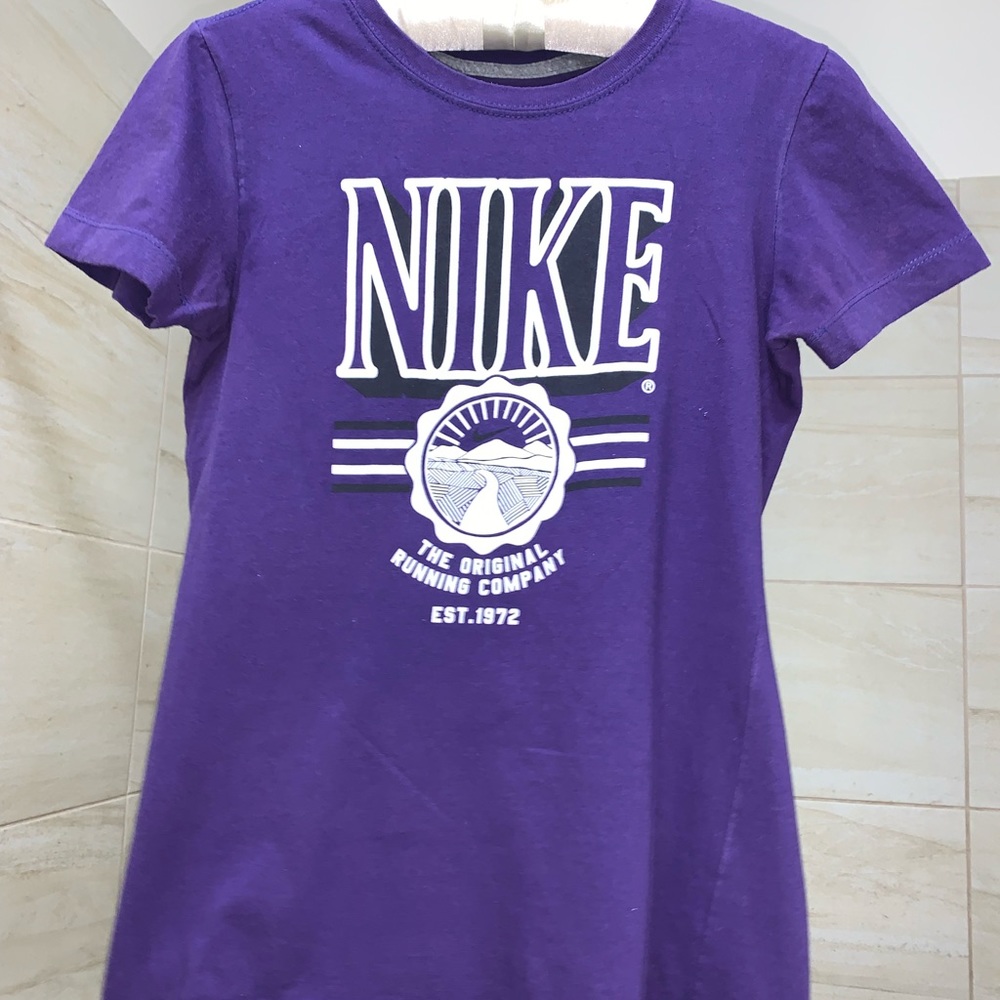 Nike purple women’s top worn once and washed